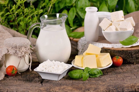 Le blanc saupoudrent le glycérol Monolaurate Monolaurin des émulsifiants GML E471 de la boulangerie 205-526-6