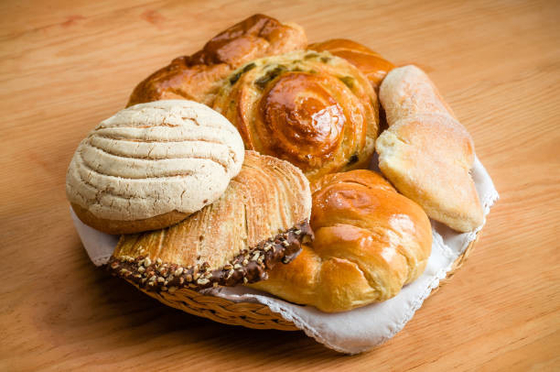 67784-82-1 esters de polyglycérol d'émulsifiants de boulangerie de poudre jaunâtre des acides gras PGE E475