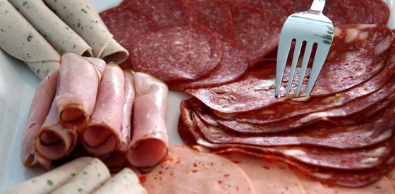 Poudre blanche monolaurate de glycérol de qualité alimentaire pour les produits à base de viande