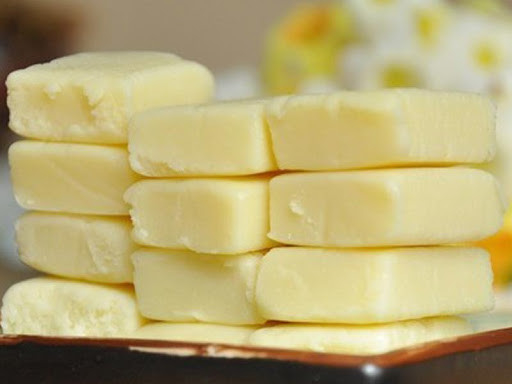 31566-31-1 émulsifiant de catégorie comestible mono et perle blanche des diglycérides GMS40 D50 E471
